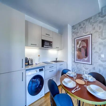 Le Spacieux 1 *